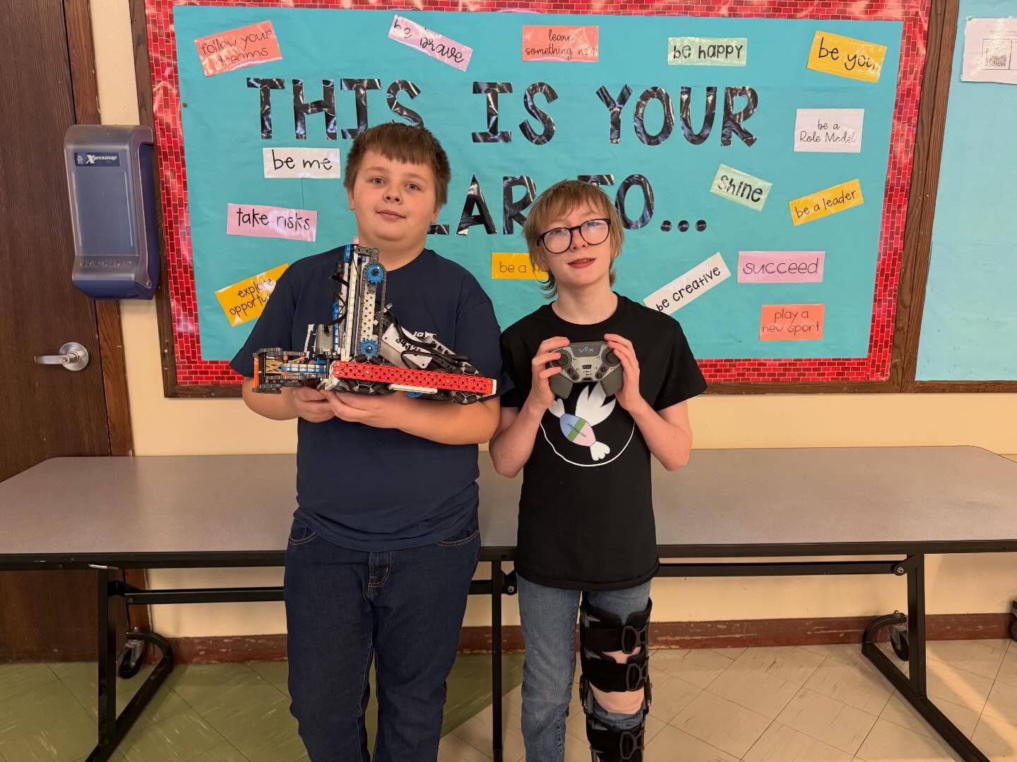 Noah and Eli R.